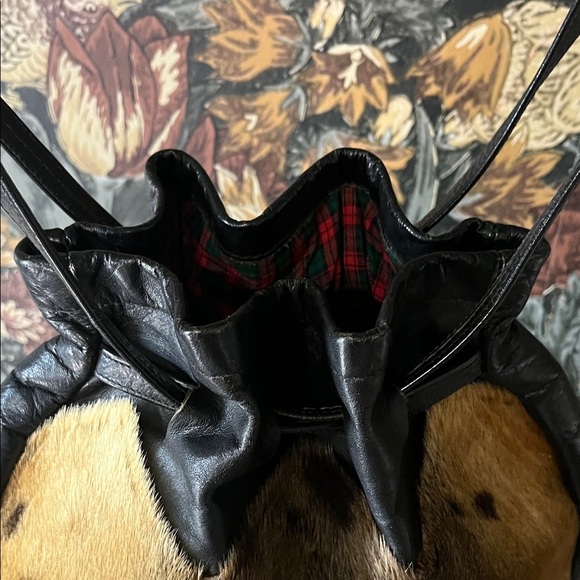 Vintage Seal Fur & Leather Handbag — Québec Artisan Piece - Picture 5 of 13